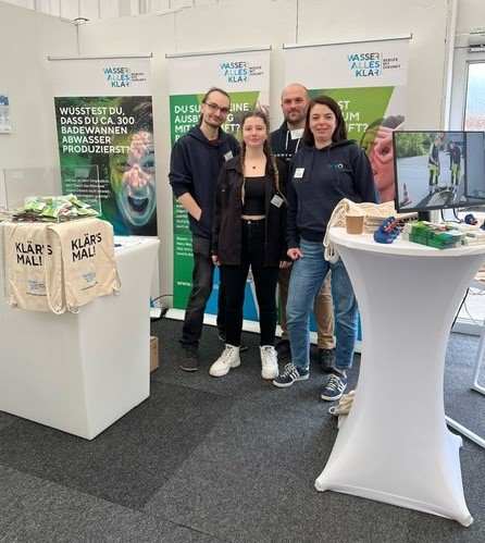 Das Messe-Team am Stand