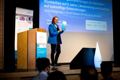 Vera Kohlgr&uuml;ber tr&auml;gt vor beim 13. KomS Technologieforum